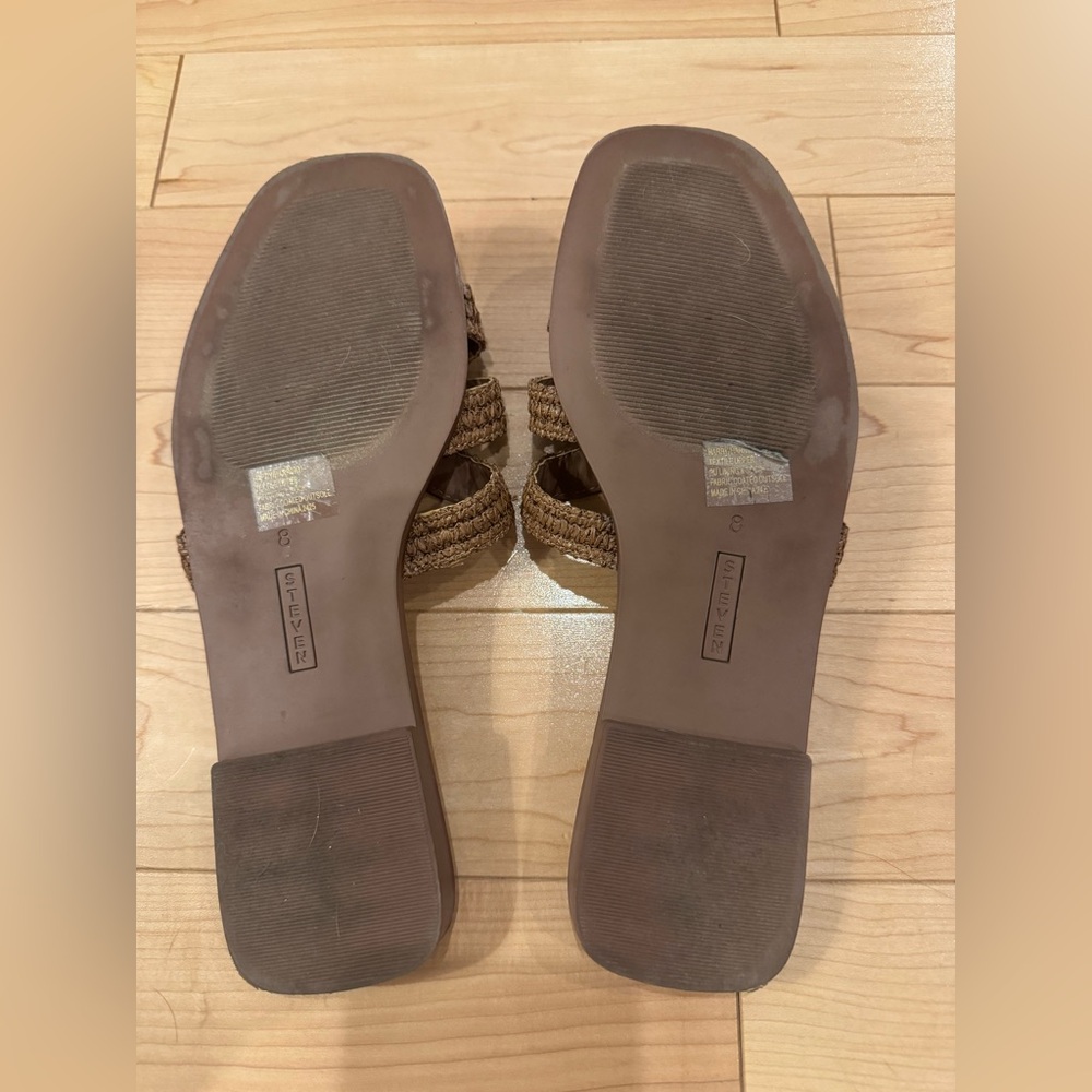 STEVEN by Steve Madden Harpo Slide Sandal. Size 8 - Picture 6 of 6